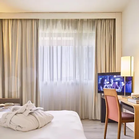 Living Place Hotel