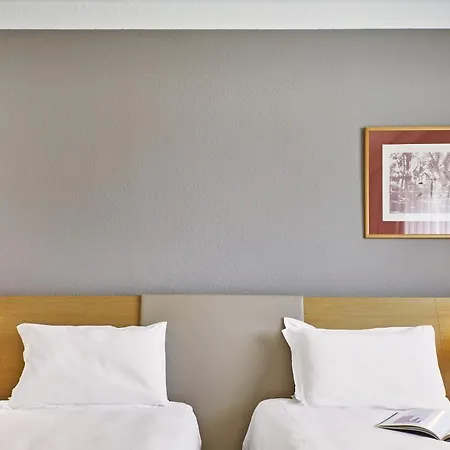Living Place Hotel 4*
