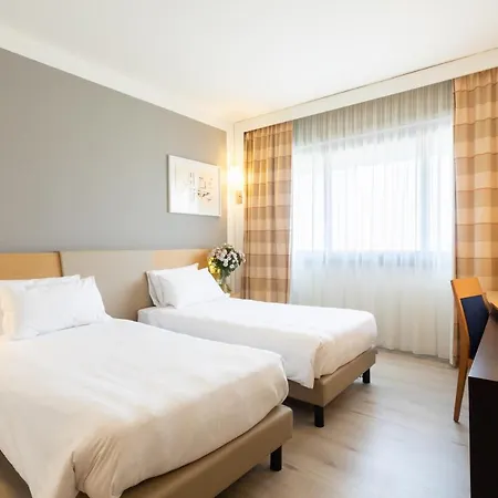Living Place Hotel